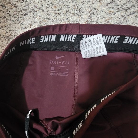 Nike compression tights - Picture 2 of 3